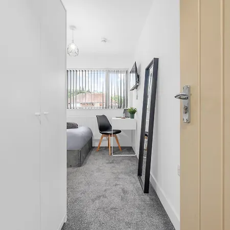 Morden En-Suite Room - Close Manchester City Cente & Etihad Stadium Экстерьер фото