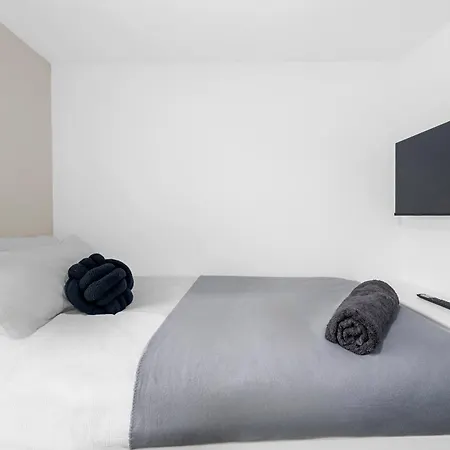 Morden En-Suite Room - Close Manchester City Cente & Etihad Stadium Экстерьер фото