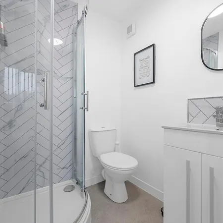 Morden En-Suite Room - Close Manchester City Cente & Etihad Stadium Экстерьер фото