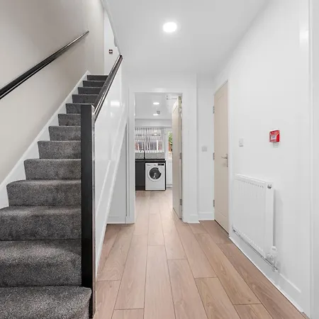 Morden En-Suite Room - Close Manchester City Cente & Etihad Stadium Экстерьер фото