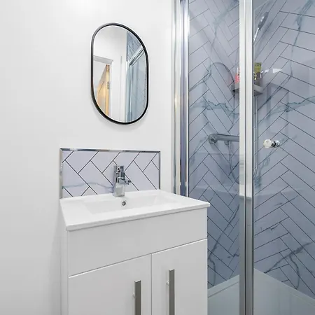 Morden En-Suite Room - Close Manchester City Cente & Etihad Stadium Экстерьер фото