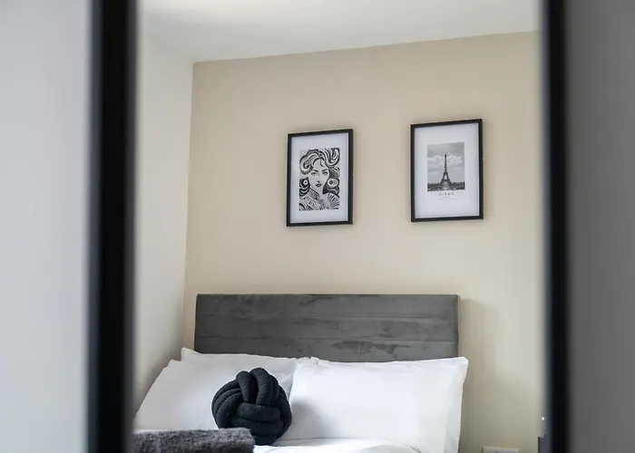 Morden En-Suite Room - Close Manchester City Cente & Etihad Stadium