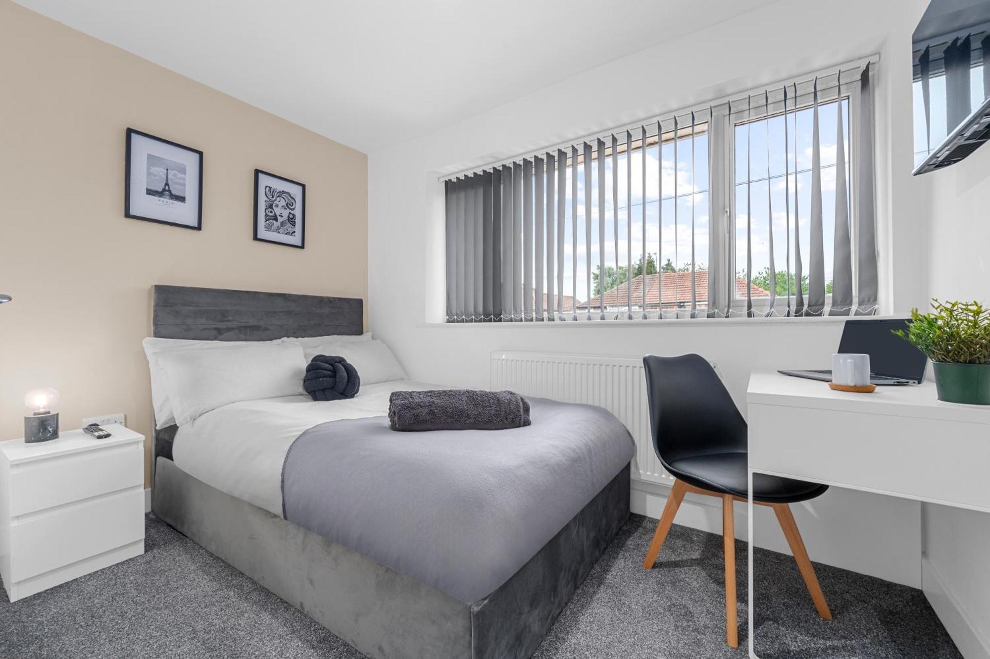 Morden En-suite - Close Cente & Etihad Stadium Проживание в семье *