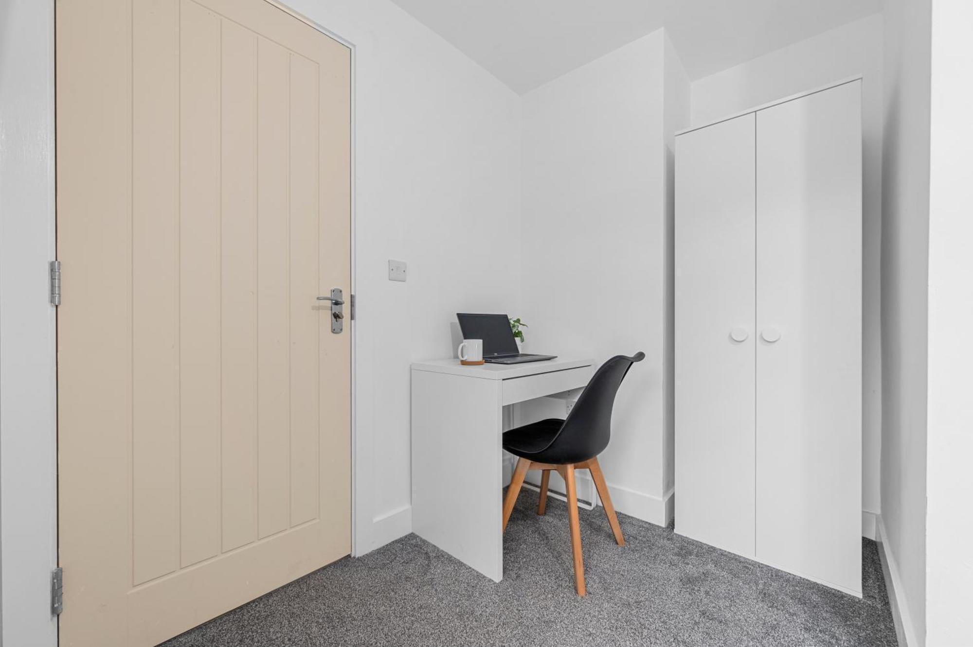 Morden En-suite - Close Cente & Etihad Stadium Манчестер
